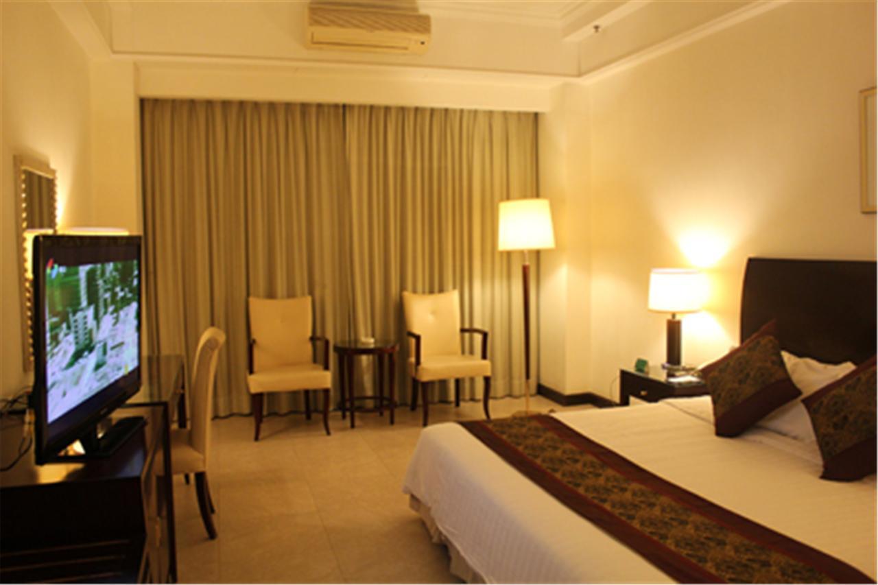 Clifford Golden Lake Hotel Foshan Exterior foto