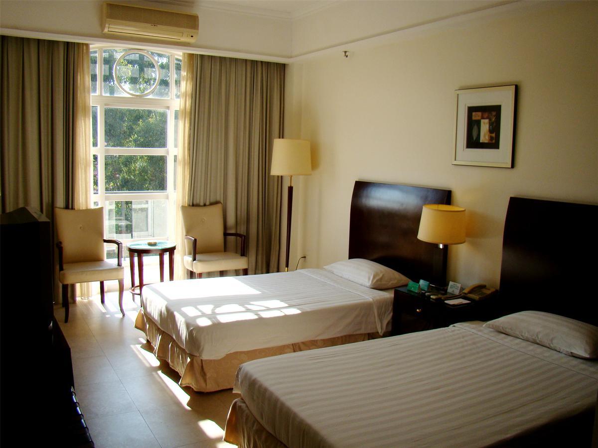 Clifford Golden Lake Hotel Foshan Exterior foto